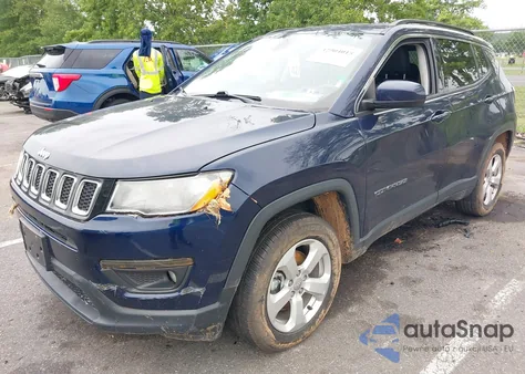 2019 Jeep Compass Latitude 4X4 from USA, damaged, VIN 3C4NJDBB0KT684157